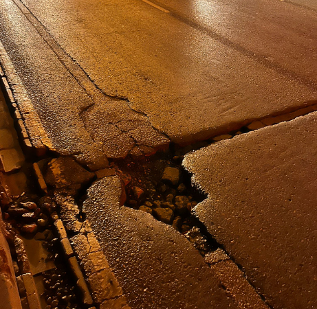 BIRAKIN LASTİĞİ, ARABALARIN “JANTLARI” ZARAR GÖRÜYOR  !!!